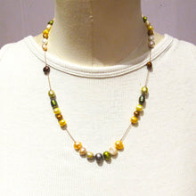 Load image into Gallery viewer, Multicolor Freshwater Pearl Floating Design Necklace