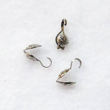 Load image into Gallery viewer, Antique silver leaf shape clamshell bead tips with loop