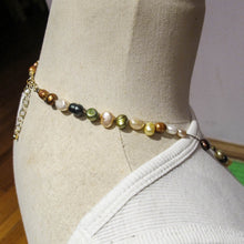 Load image into Gallery viewer, Multicolor Freshwater Pearl Floating Design Necklace