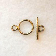Load image into Gallery viewer, Basic Toggle Clasp, gold