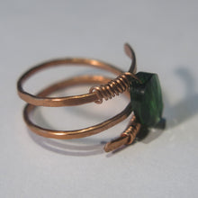 Load image into Gallery viewer, Hammered Triple Row Copper Helix Ring with Emerald Green Swarovski Crystal, Copper